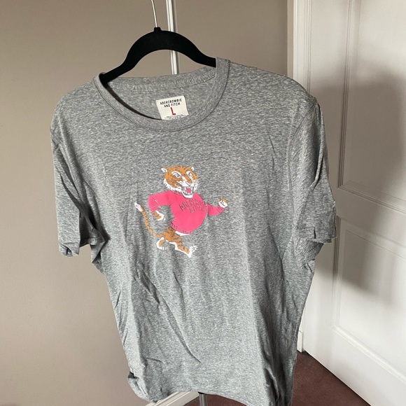 Abercrombie and Fitch Tee - Picture 4 of 6